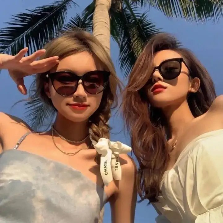 踉跄的女孩